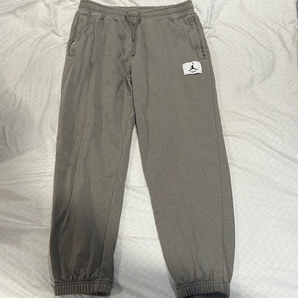 Green Jordan sweats